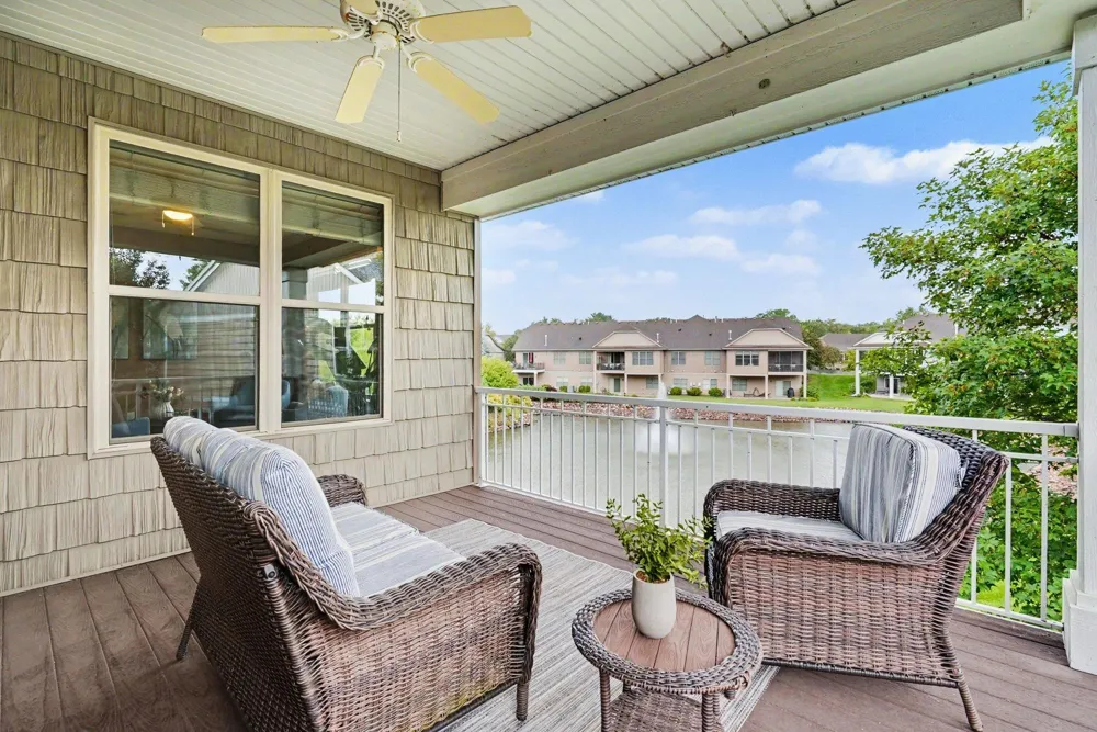 10776 Lyndale Bluffs Trail Bloomington, MN 55420