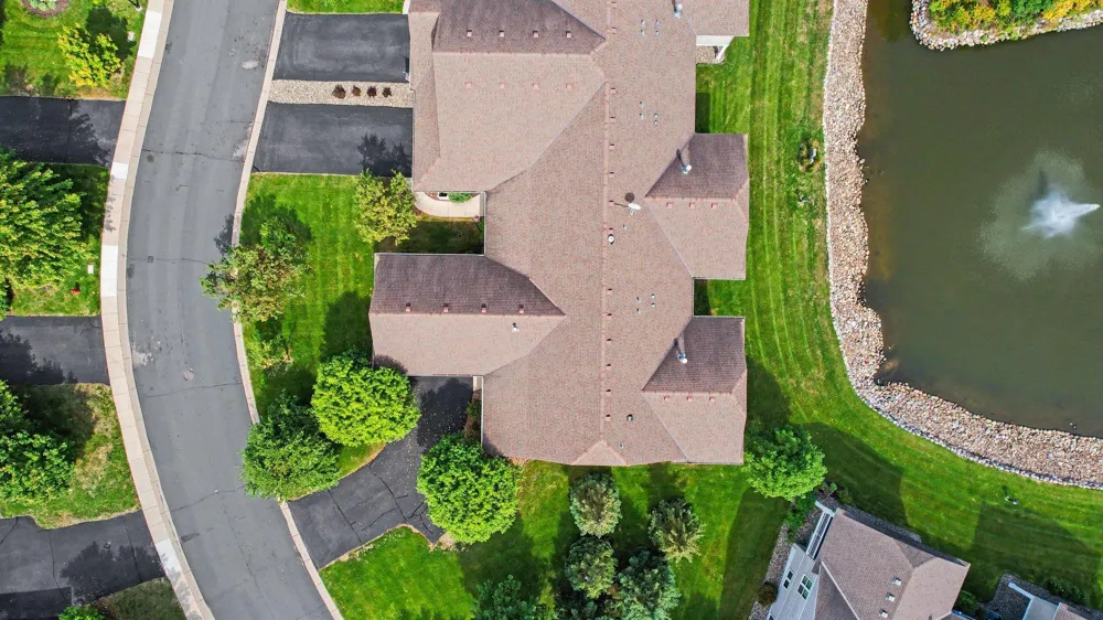 10776 Lyndale Bluffs Trail Bloomington, MN 55420