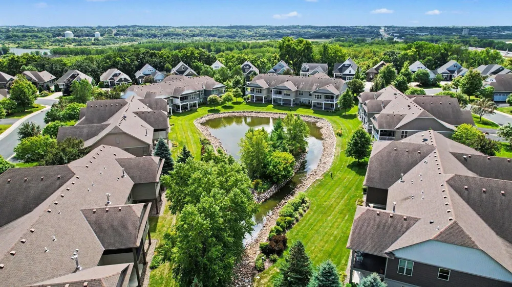 10776 Lyndale Bluffs Trail Bloomington, MN 55420