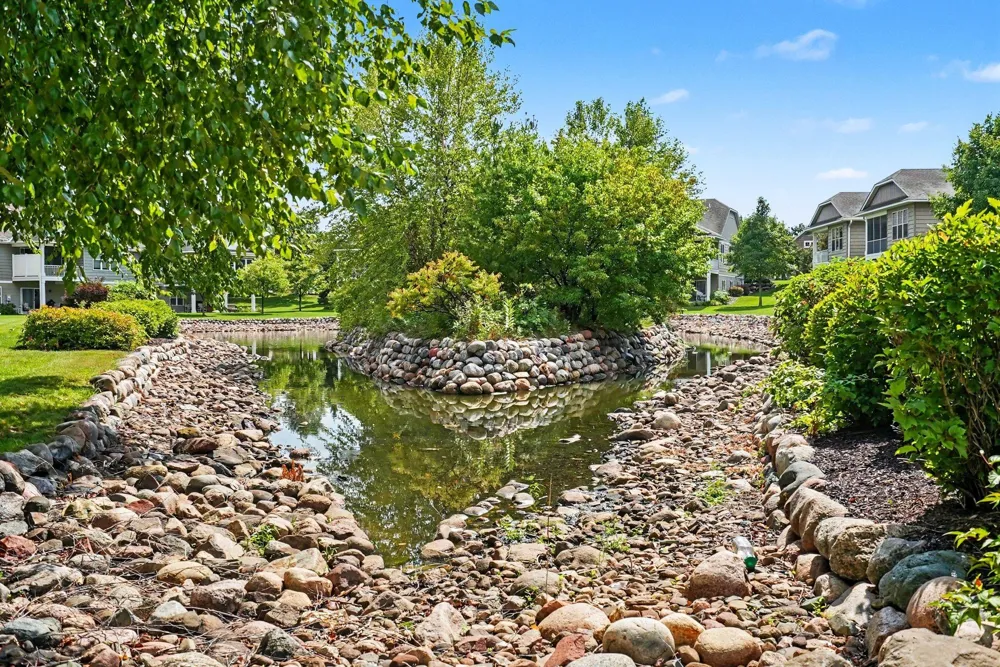 10776 Lyndale Bluffs Trail Bloomington, MN 55420