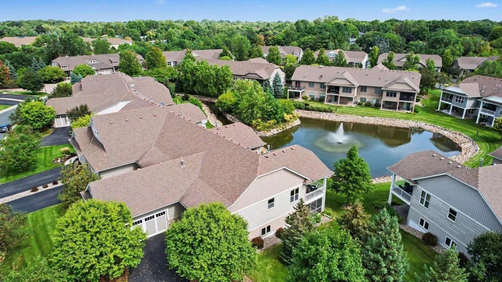 10776 Lyndale Bluffs Trail Bloomington, MN 55420