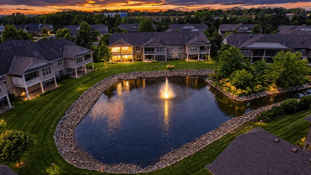 10776 Lyndale Bluffs Trail Bloomington, MN 55420
