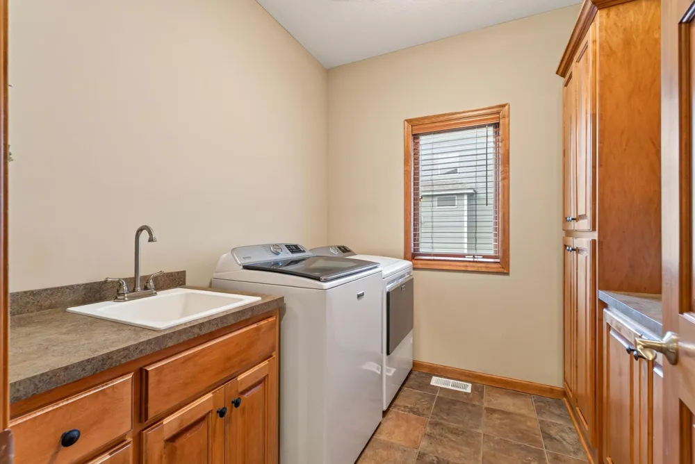 17701 76th Avenue Maple Grove, MN 55311