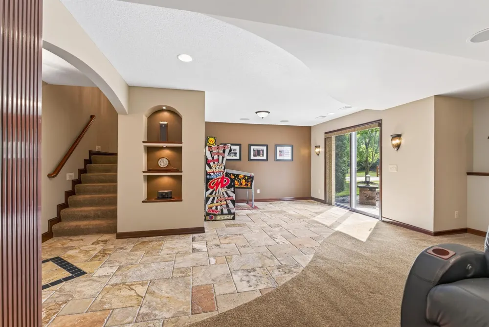 17701 76th Avenue Maple Grove, MN 55311