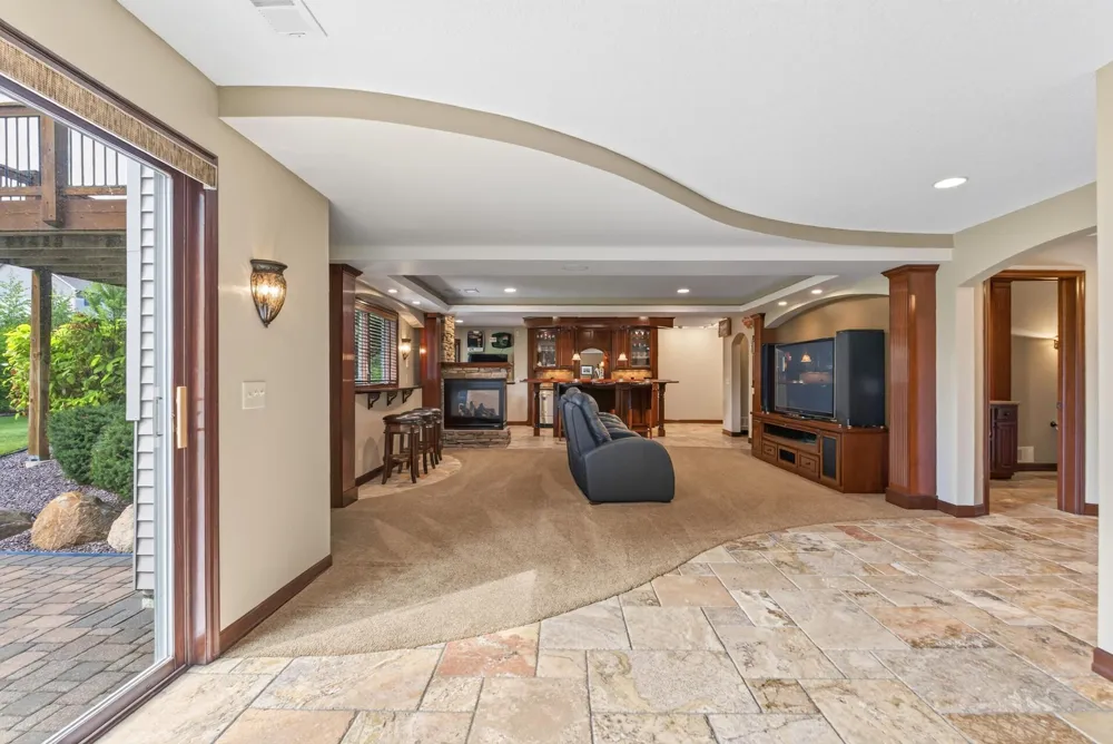 17701 76th Avenue Maple Grove, MN 55311