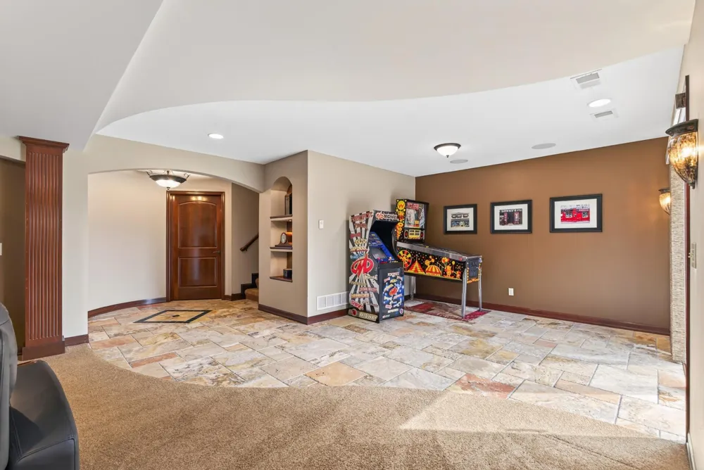 17701 76th Avenue Maple Grove, MN 55311