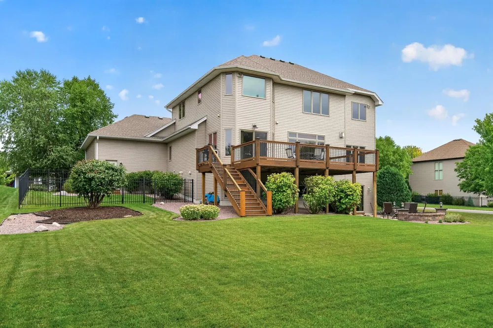 17701 76th Avenue Maple Grove, MN 55311