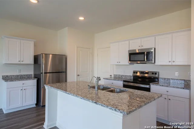 7507 Burrowing Cobra San Antonio, TX 78253
