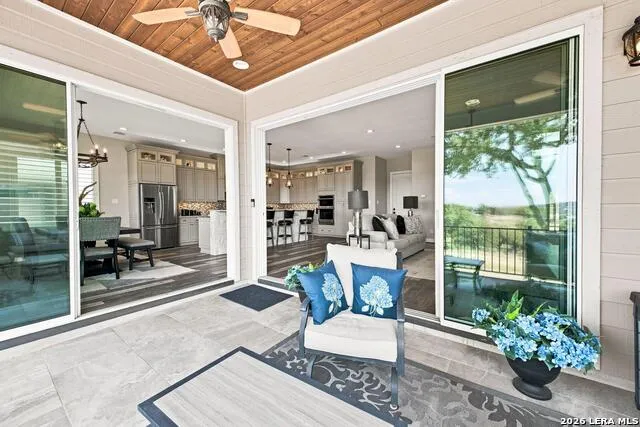 174 Edge Hill Dr Canyon Lake, TX 78133