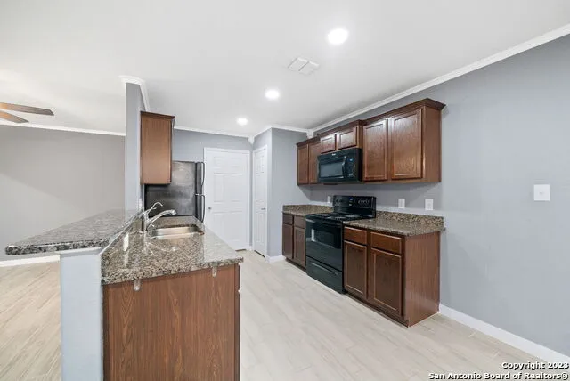 6643 LUCKEY TREE San Antonio, TX 78252