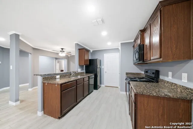 6643 LUCKEY TREE San Antonio, TX 78252