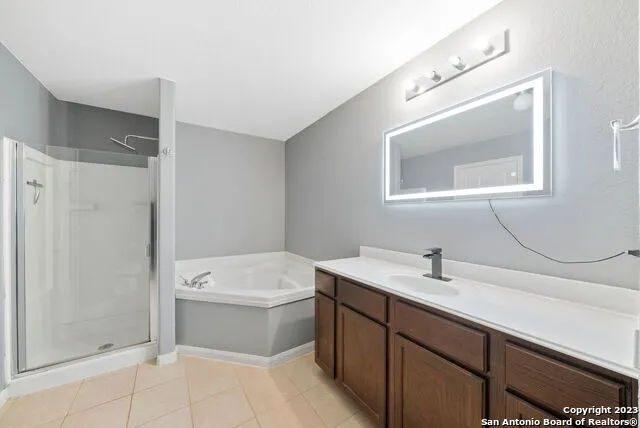 6643 LUCKEY TREE San Antonio, TX 78252
