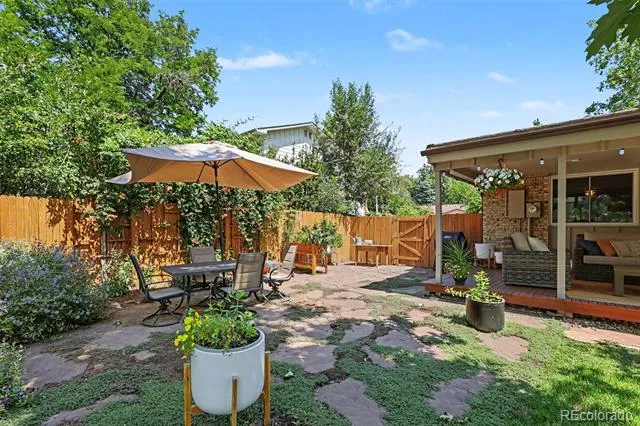 2489 S Brentwood Street Denver, CO 80227