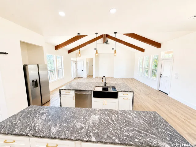 7022 CIRCLE OAK DR Bulverde, TX 78163