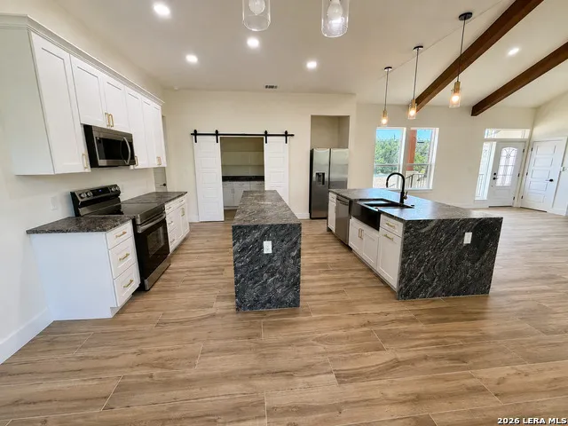7022 CIRCLE OAK DR Bulverde, TX 78163