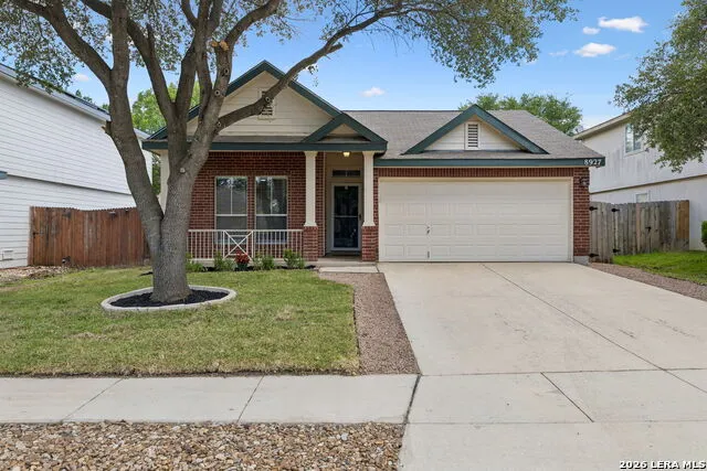 8927 Interlachen Selma, TX 78154