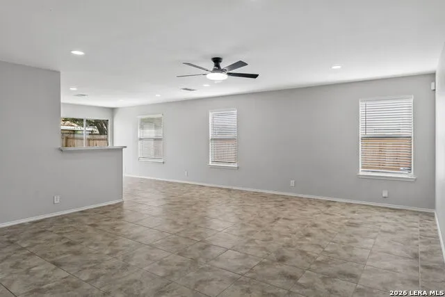 8927 Interlachen Selma, TX 78154