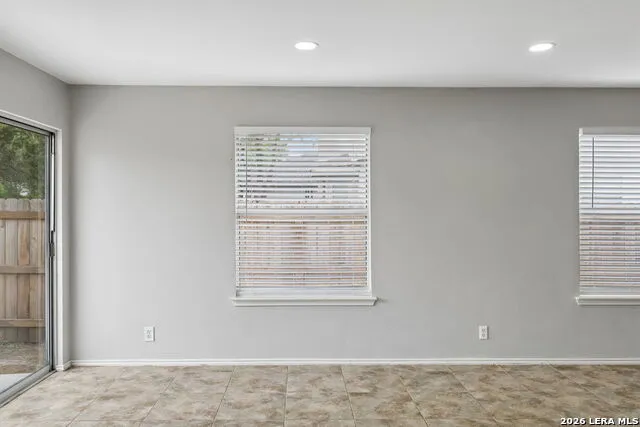 8927 Interlachen Selma, TX 78154