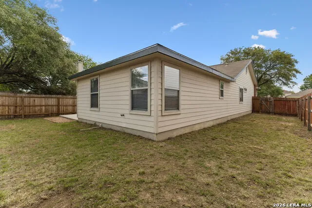 8927 Interlachen Selma, TX 78154