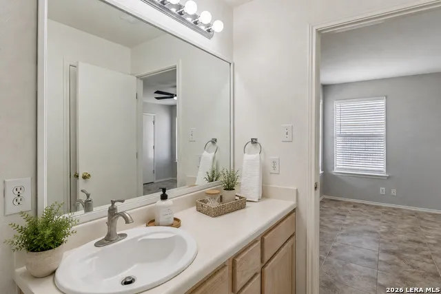 8927 Interlachen Selma, TX 78154