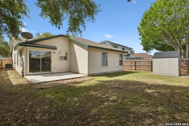 8927 Interlachen Selma, TX 78154