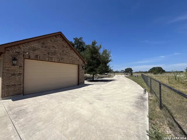 828 Martingale Bandera, TX 78003