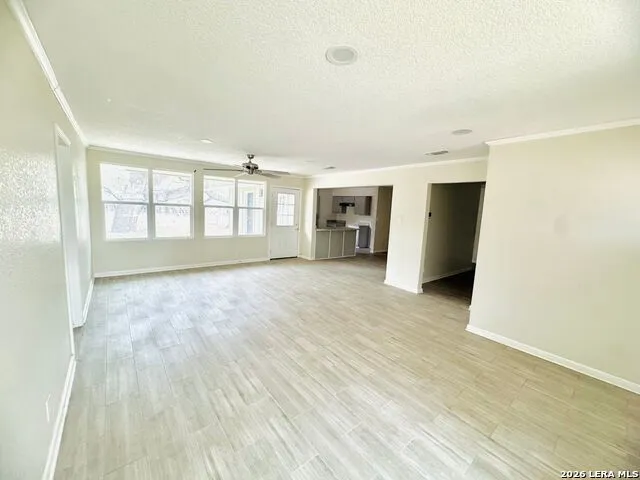 25 Sunrise Dr. Pleasanton, TX 78064