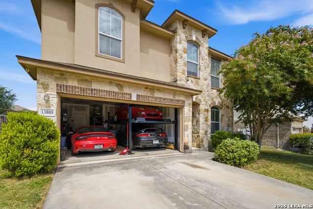 13805 TIVOLI GDNS Live Oak, TX 78233