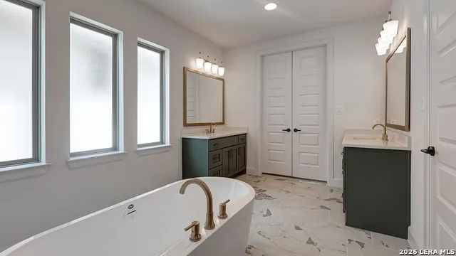 38 Enia Circle San Antonio, TX 78257