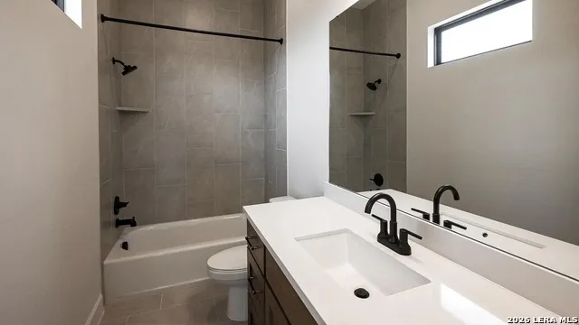1112 ELM FOREST DR New Braunfels, TX 78132