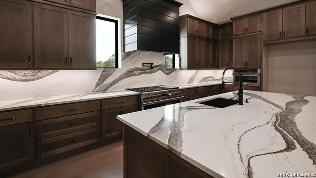 1112 ELM FOREST DR New Braunfels, TX 78132