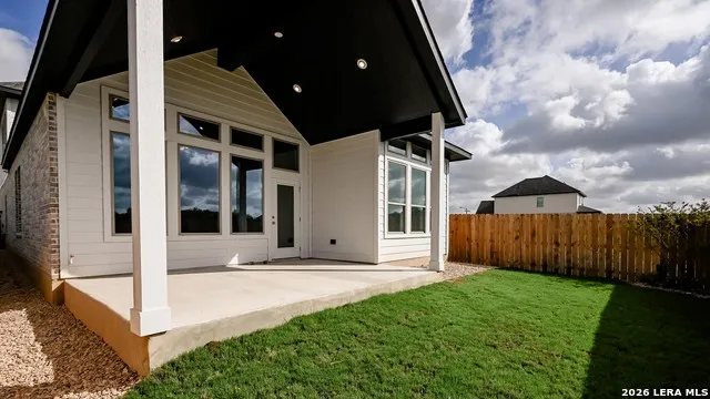 829 Woodland Lakes New Braunfels, TX 78130