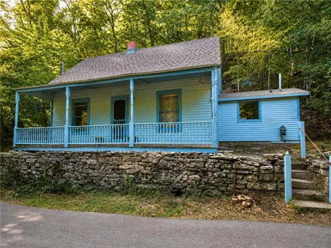 23 Douglas Street