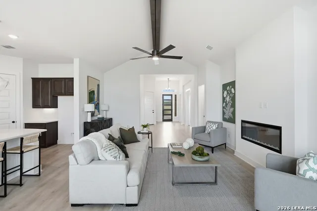 165 Mountain Oak Castroville, TX 78009