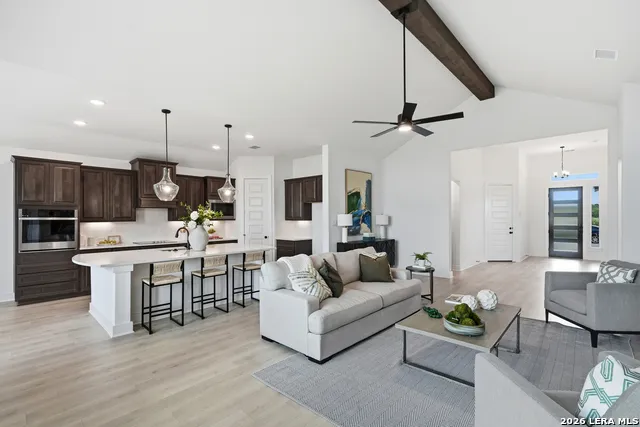165 Mountain Oak Castroville, TX 78009
