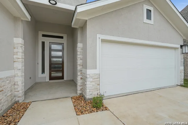 165 Mountain Oak Castroville, TX 78009