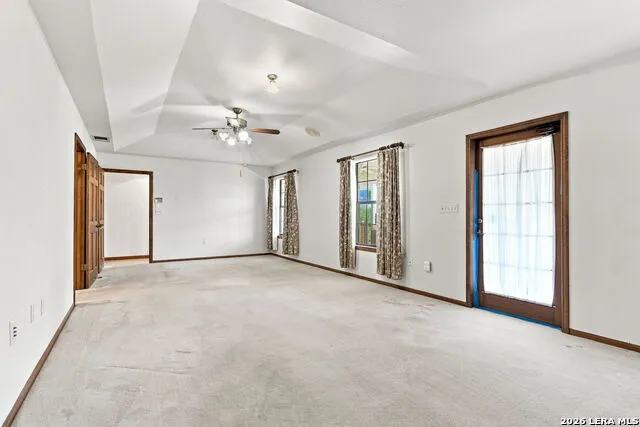 5691 CIRCLE OAK DR Bulverde, TX 78163