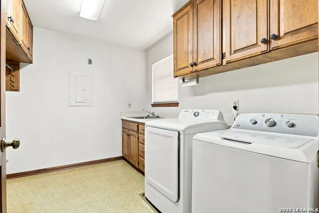 5691 CIRCLE OAK DR Bulverde, TX 78163
