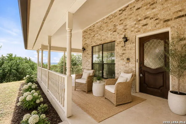 5691 CIRCLE OAK DR Bulverde, TX 78163