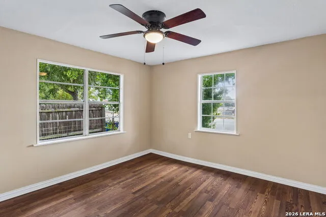 647 Dolle Ave Seguin, TX 78155