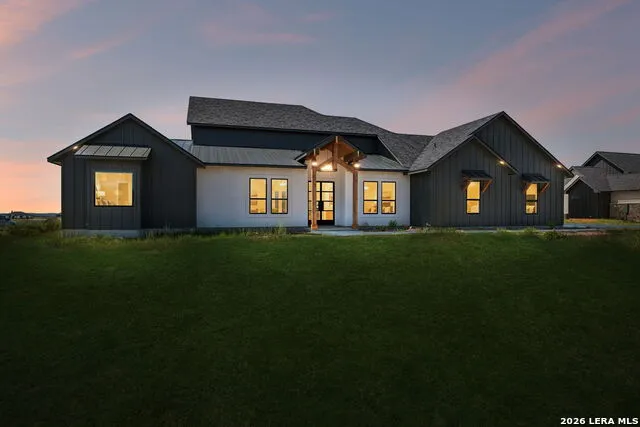 1195 County Road 319 La Vernia, TX 78121