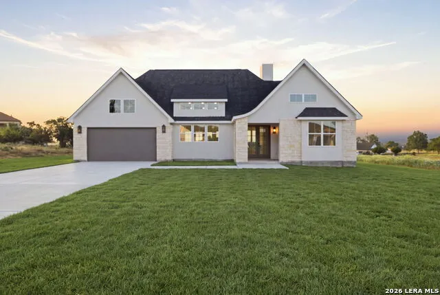 499 Wood View Cir Bandera, TX 78003