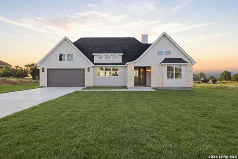 499 Wood View Cir