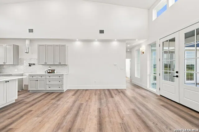 499 Wood View Cir Bandera, TX 78003
