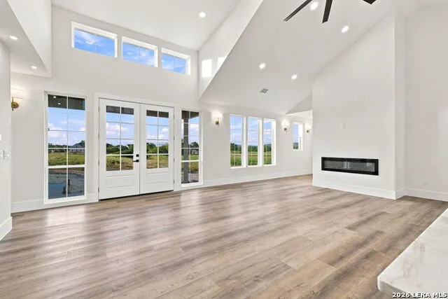 499 Wood View Cir Bandera, TX 78003