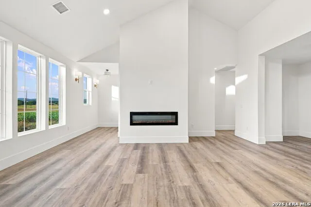 499 Wood View Cir Bandera, TX 78003