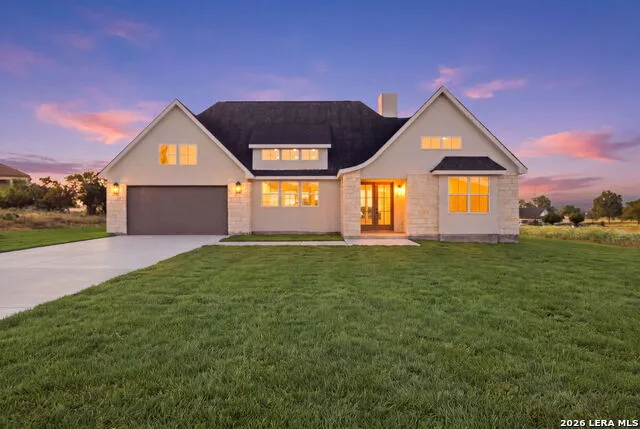 499 Wood View Cir Bandera, TX 78003