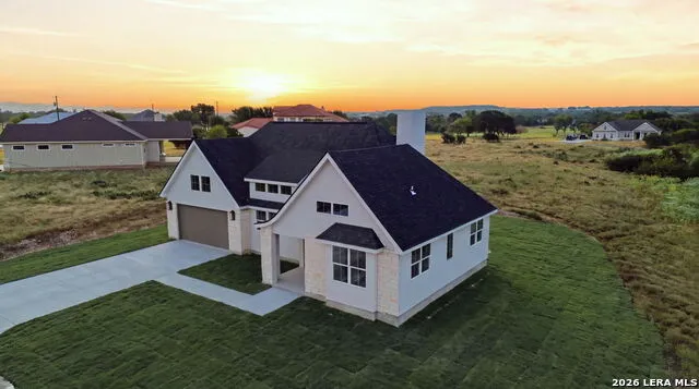 499 Wood View Cir Bandera, TX 78003