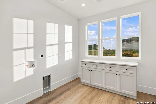 499 Wood View Cir Bandera, TX 78003