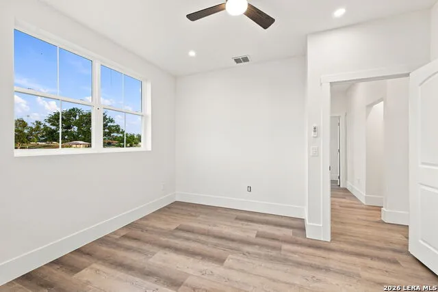 499 Wood View Cir Bandera, TX 78003